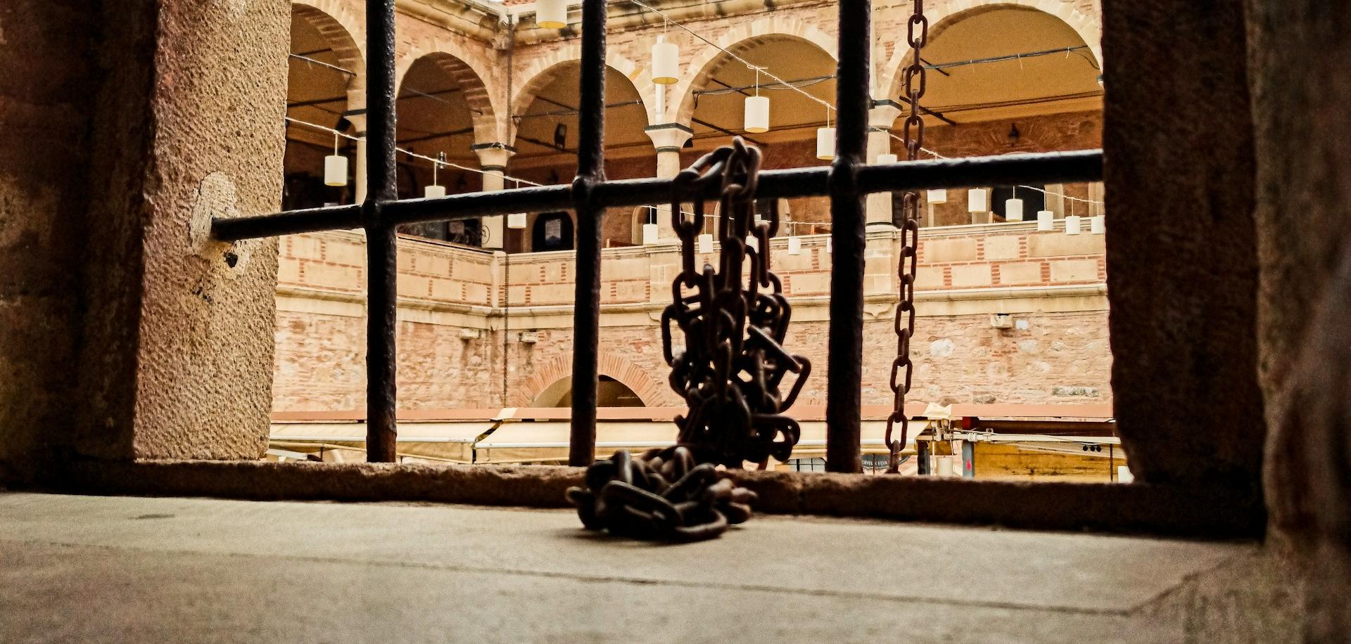 Ancient chains. Photographer: Tolga Ulkan. License: unsplash